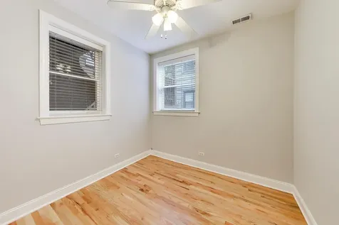 4753 North Beacon Street Chicago IL 60640