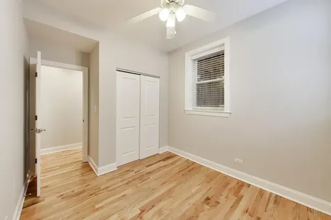 4753 North Beacon Street Chicago IL 60640
