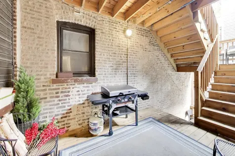 4753 North Beacon Street Chicago IL 60640