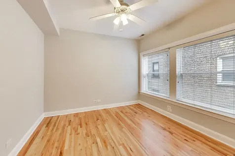 4753 North Beacon Street Chicago IL 60640