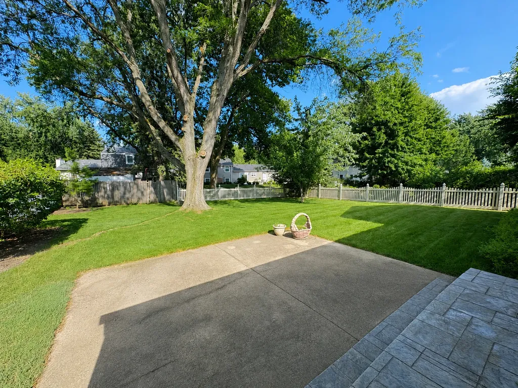 1918 Templar Drive Naperville IL 60565