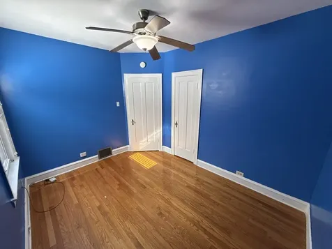 5327 West Wolfram Street Chicago IL 60641