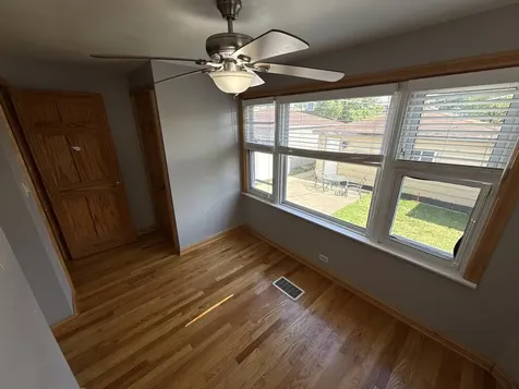 5327 West Wolfram Street Chicago IL 60641