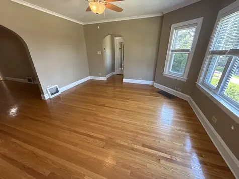 5327 West Wolfram Street Chicago IL 60641