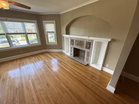 5327 West Wolfram Street Chicago IL 60641