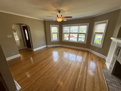 5327 West Wolfram Street Chicago IL 60641