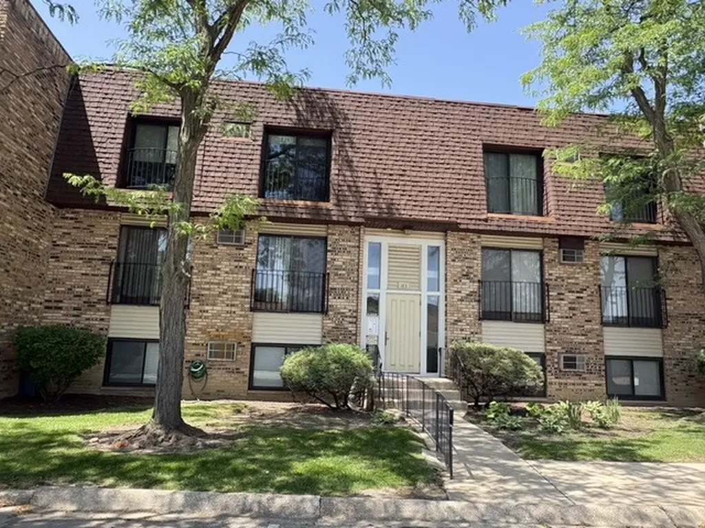 183 North Waters Edge Drive W Glendale Heights IL 60139