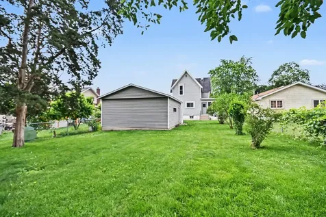 662 Bent Street Elgin IL 60120