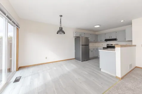 26 Vermont Avenue Bloomington IL 61701