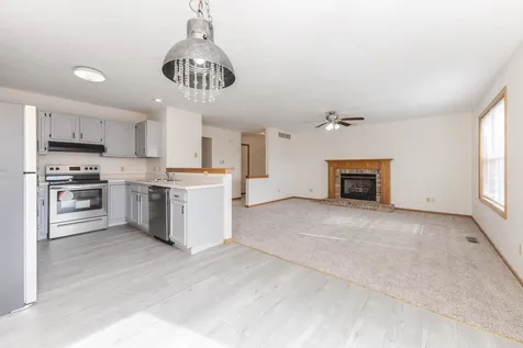 26 Vermont Avenue Bloomington IL 61701