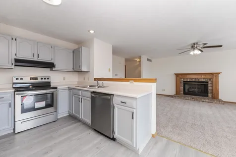 26 Vermont Avenue Bloomington IL 61701