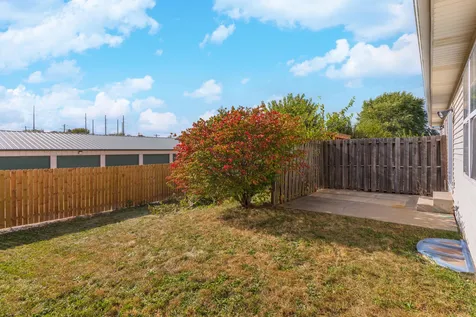 26 Vermont Avenue Bloomington IL 61701