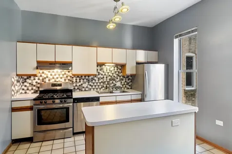 2352 North Cleveland Avenue Chicago IL 60614