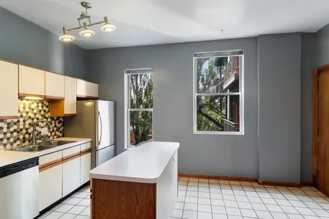 2352 North Cleveland Avenue Chicago IL 60614