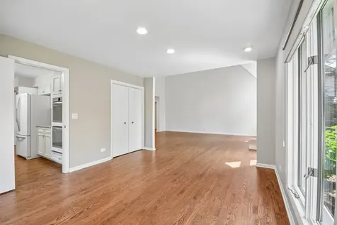 985 Coventry Lane Highland Park IL 60035