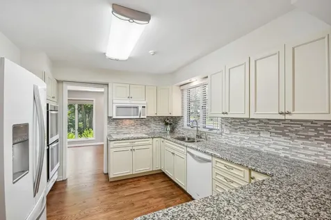 985 Coventry Lane Highland Park IL 60035