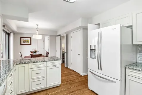 985 Coventry Lane Highland Park IL 60035