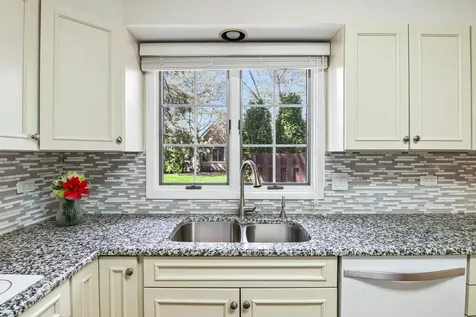 985 Coventry Lane Highland Park IL 60035