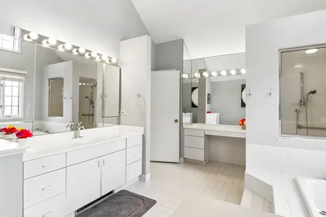 985 Coventry Lane Highland Park IL 60035