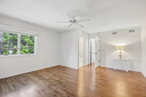 985 Coventry Lane Highland Park IL 60035