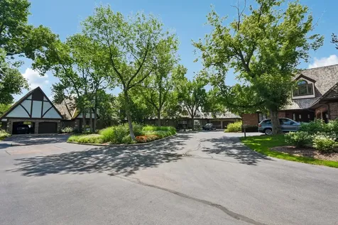 985 Coventry Lane Highland Park IL 60035