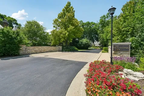 985 Coventry Lane Highland Park IL 60035