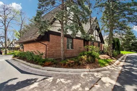 985 Coventry Lane Highland Park IL 60035