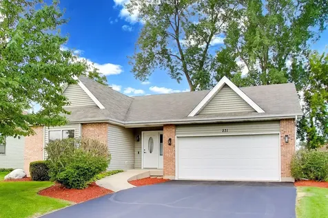 231 Clover Chase Circle Woodstock IL 60098