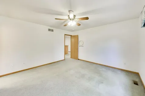 231 Clover Chase Circle Woodstock IL 60098