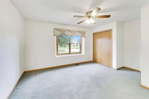 231 Clover Chase Circle Woodstock IL 60098