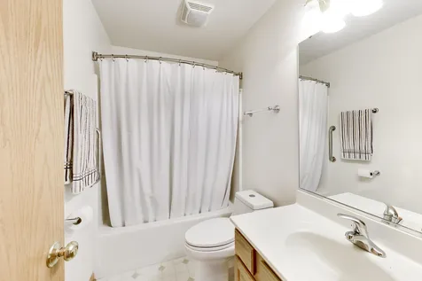 231 Clover Chase Circle Woodstock IL 60098