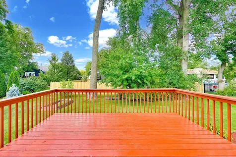 231 Clover Chase Circle Woodstock IL 60098