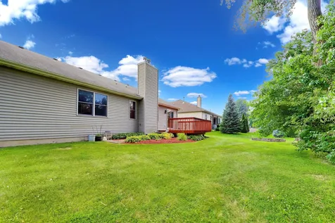 231 Clover Chase Circle Woodstock IL 60098