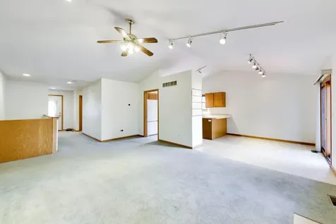 231 Clover Chase Circle Woodstock IL 60098