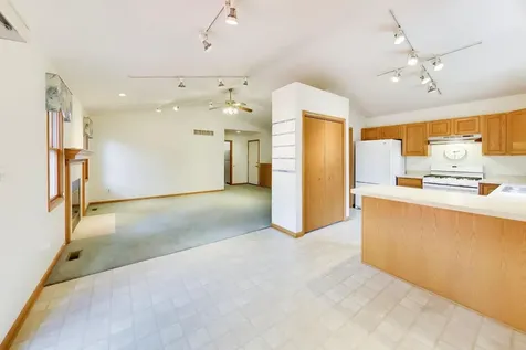 231 Clover Chase Circle Woodstock IL 60098