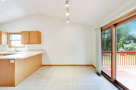 231 Clover Chase Circle Woodstock IL 60098