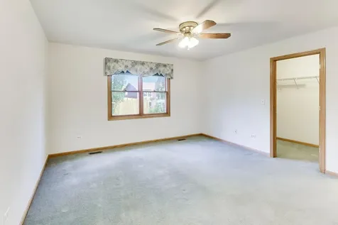 231 Clover Chase Circle Woodstock IL 60098