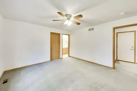 231 Clover Chase Circle Woodstock IL 60098