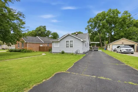 4618 W Lakeshore Drive Mccullom Lake IL 60050