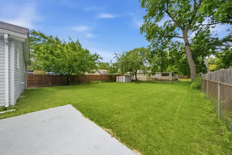 4618 W Lakeshore Drive Mccullom Lake IL 60050