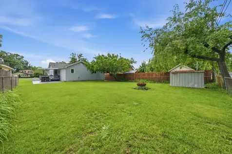 4618 W Lakeshore Drive Mccullom Lake IL 60050
