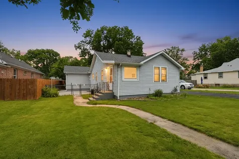4618 W Lakeshore Drive Mccullom Lake IL 60050