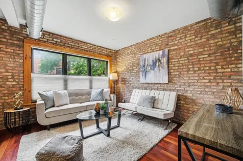 1249 West Roscoe Street Chicago IL 60657