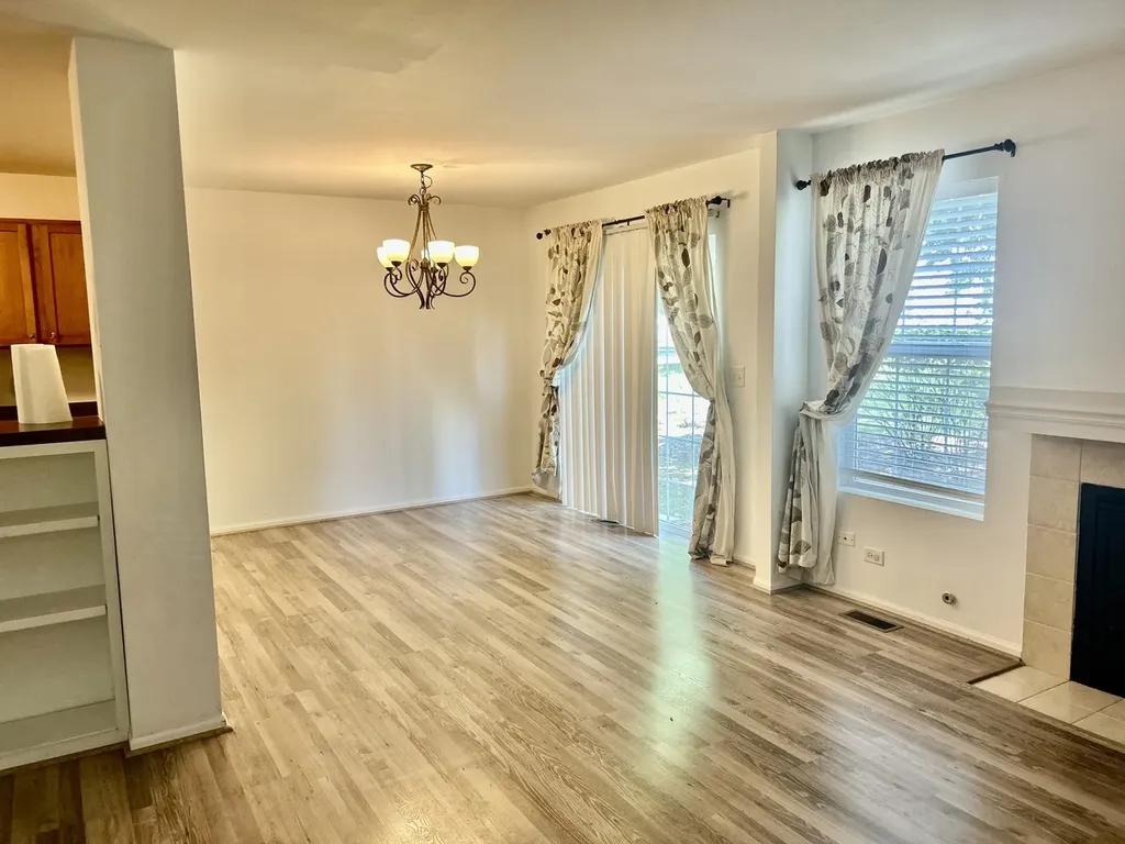 2375 Stoughton Circle Aurora IL 60502
