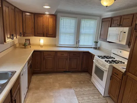1206 South Commercial Street Benton IL 62812
