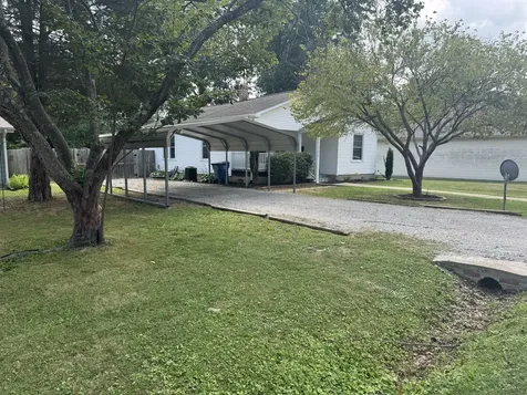 1206 South Commercial Street Benton IL 62812