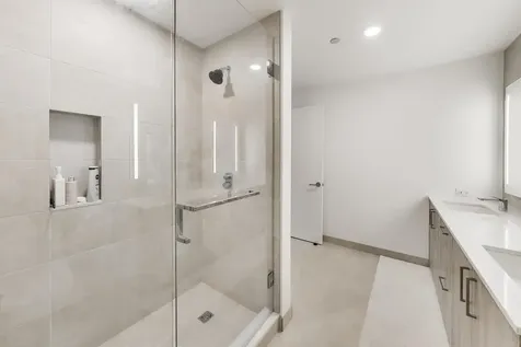 211 North Harbor Drive Chicago IL 60601