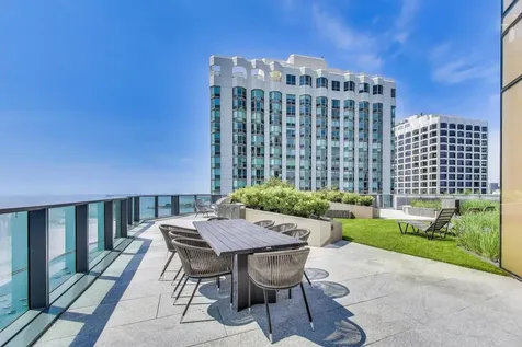 211 North Harbor Drive Chicago IL 60601