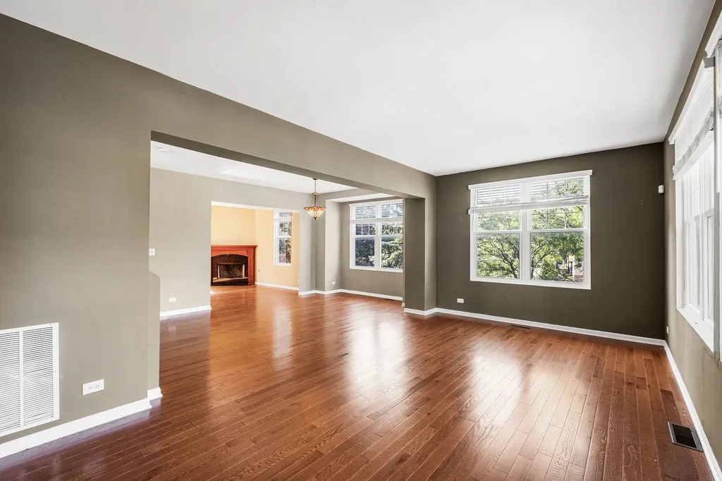 3845 North Milwaukee Avenue Chicago IL 60641