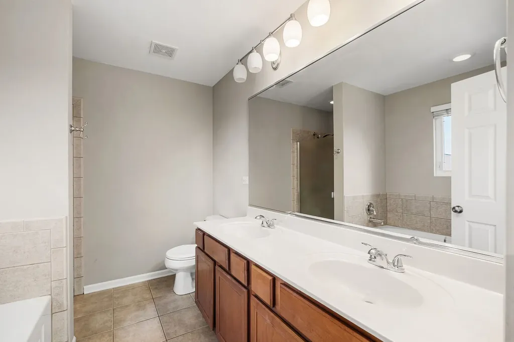 3845 North Milwaukee Avenue Chicago IL 60641